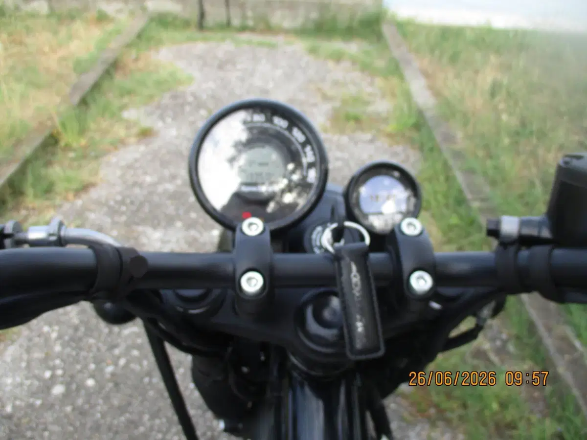 Royal Enfield HNTR 350 (2022 - 26) (7)