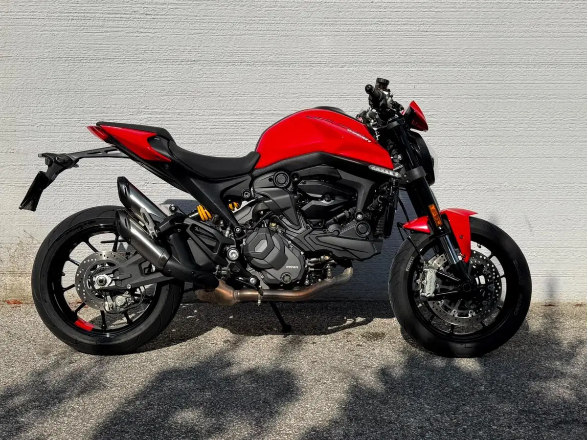 Ducati Monster 937 + (2021 - 25) (2)