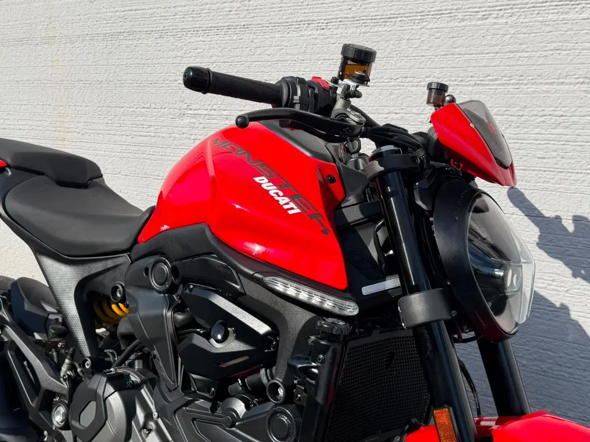 Ducati Monster 937 + (2021 - 25) (4)