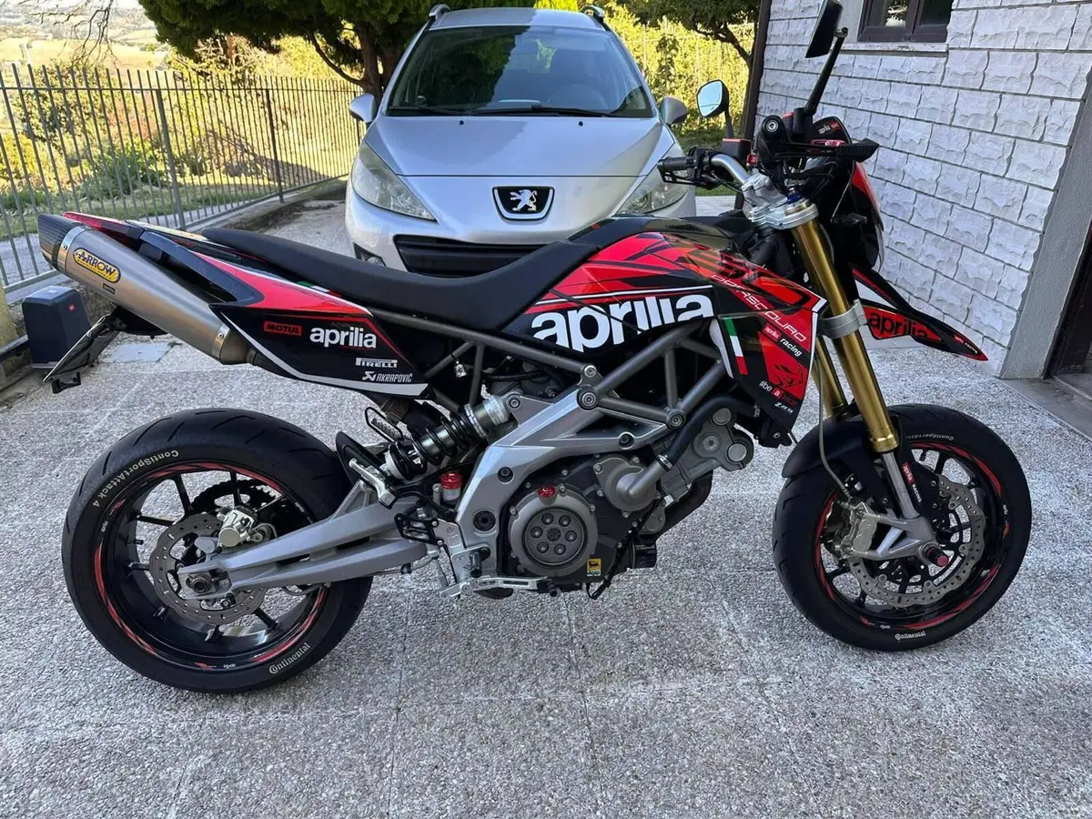 Aprilia Dorsoduro 750 (2009 - 14) (2)
