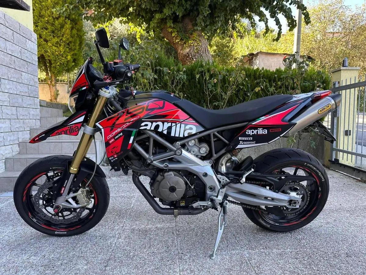 Aprilia Dorsoduro 750 (2009 - 14)