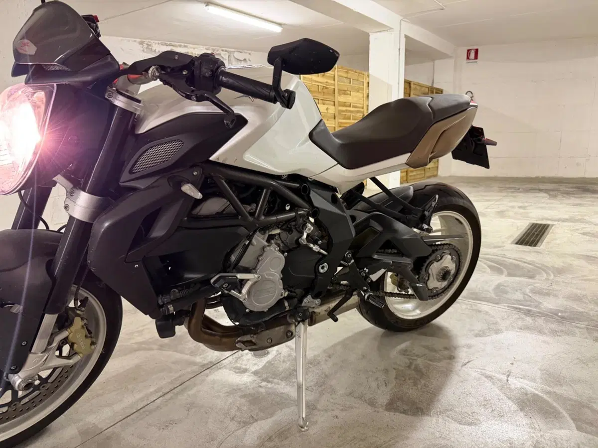 MV Agusta Brutale 675 EAS ABS (2011 - 16) (3)