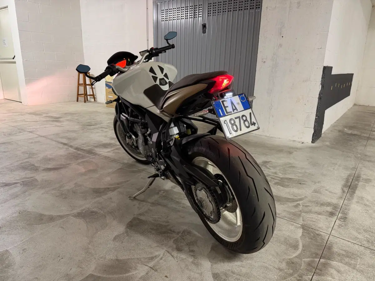 MV Agusta Brutale 675 EAS ABS (2011 - 16) (4)
