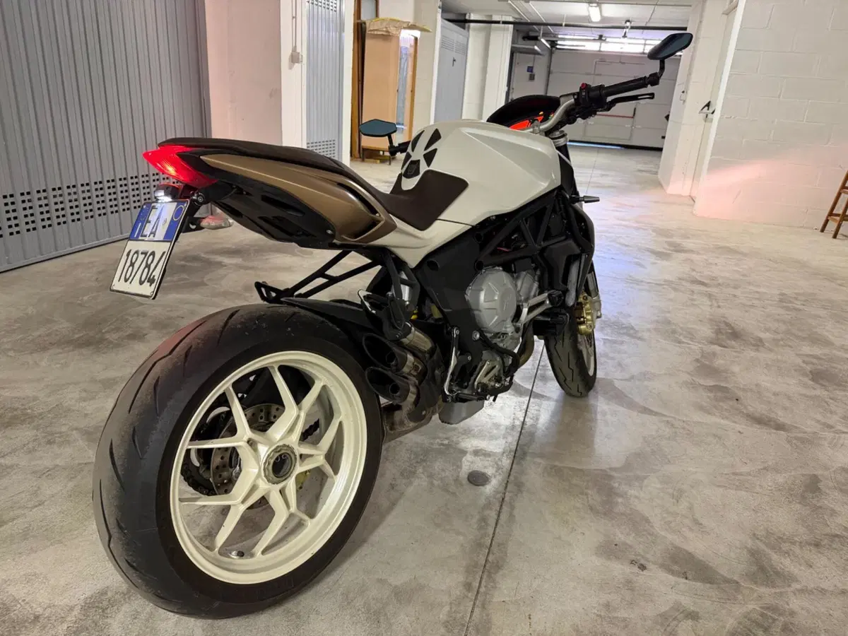 MV Agusta Brutale 675 EAS ABS (2011 - 16) (5)