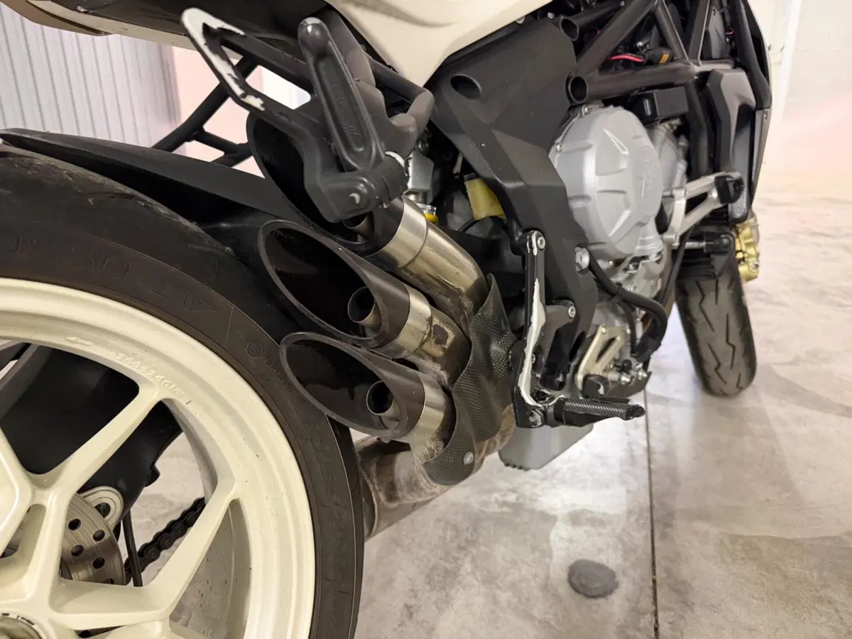 MV Agusta Brutale 675 EAS ABS (2011 - 16) (6)