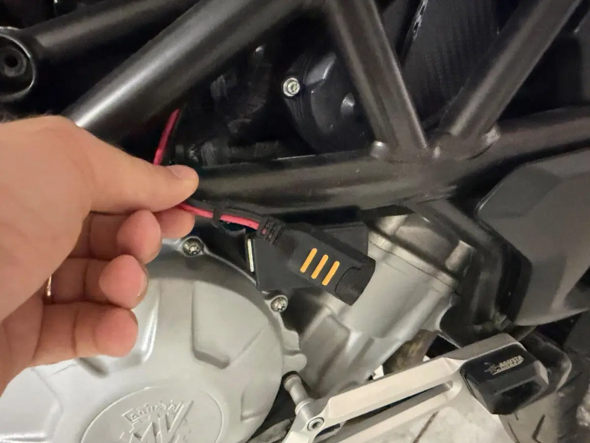MV Agusta Brutale 675 EAS ABS (2011 - 16) (7)