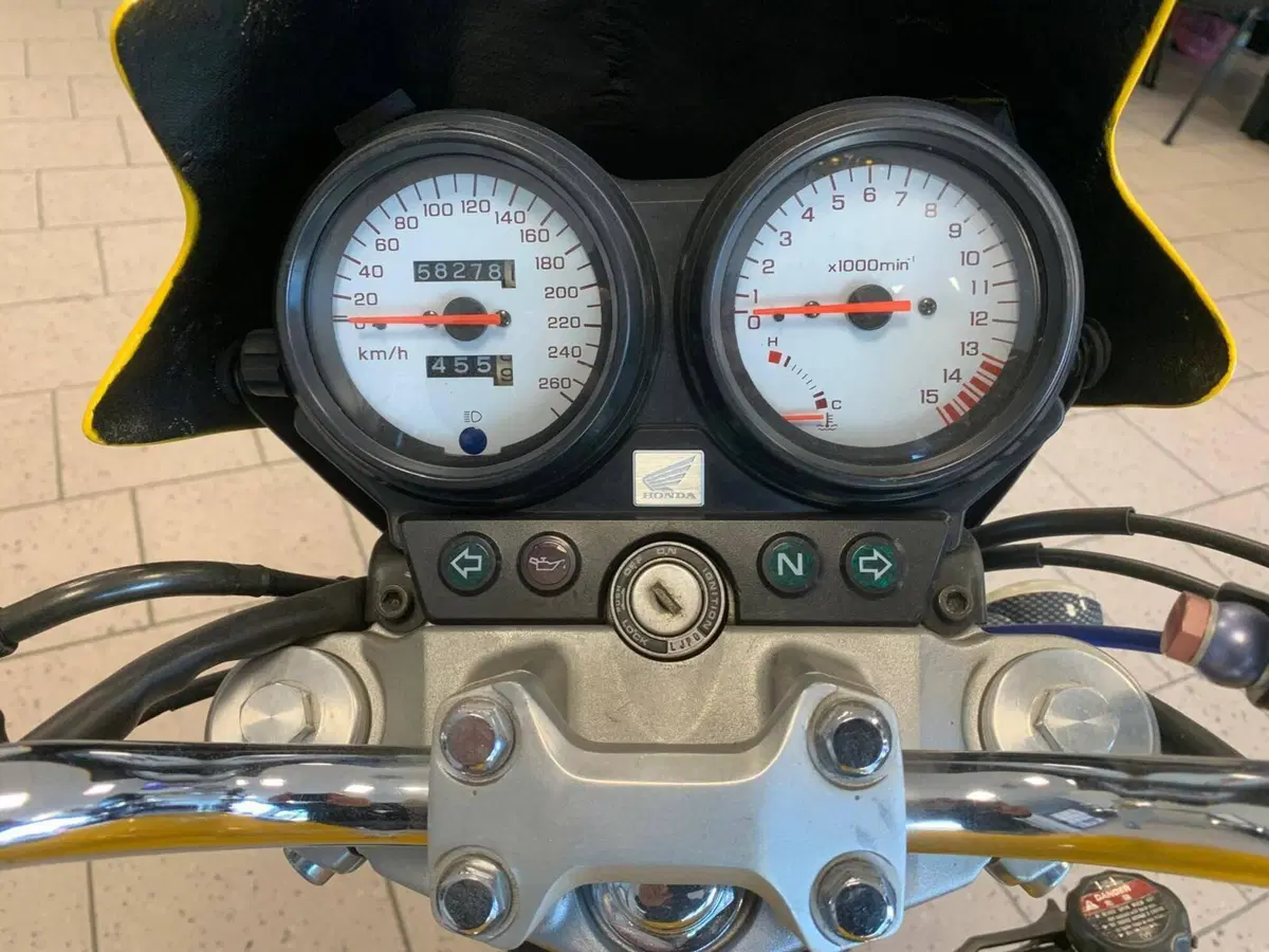 Honda Hornet 600 (1998 - 00) (14)