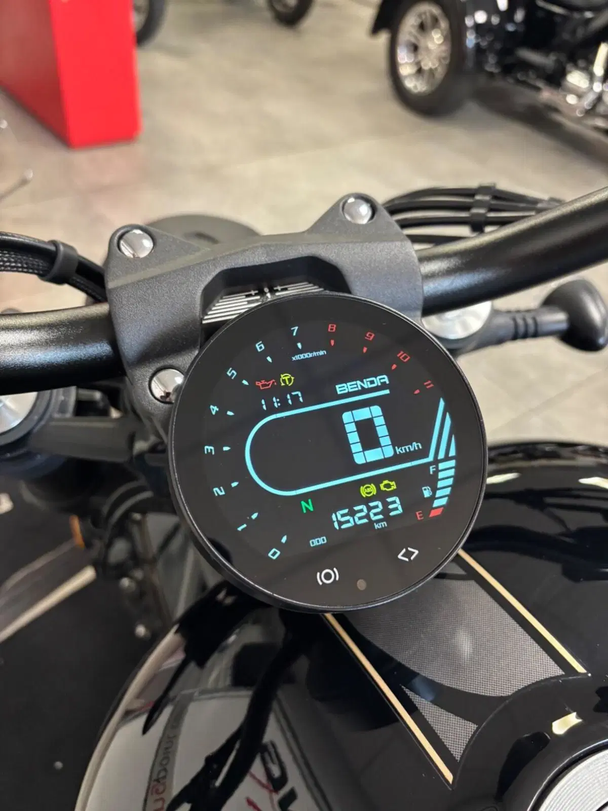 Benda Motorcycles Chinchilla 500 V2 (2025 - 26) (12)