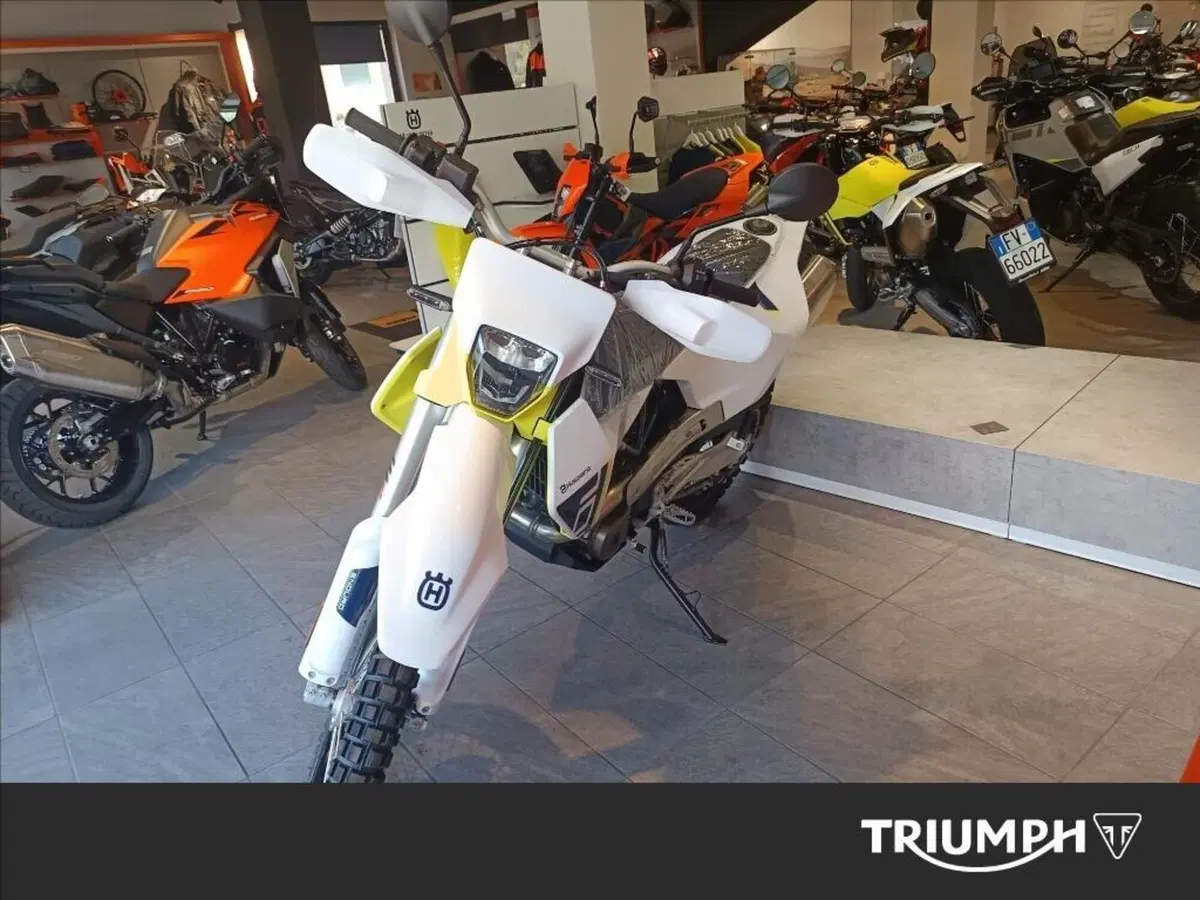 Husqvarna 701 Enduro (2026 - 27) (2)