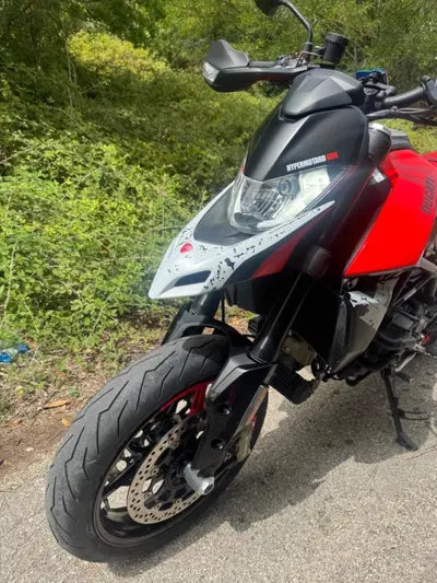 Ducati Hypermotard 950 RVE (2022 - 25) usata