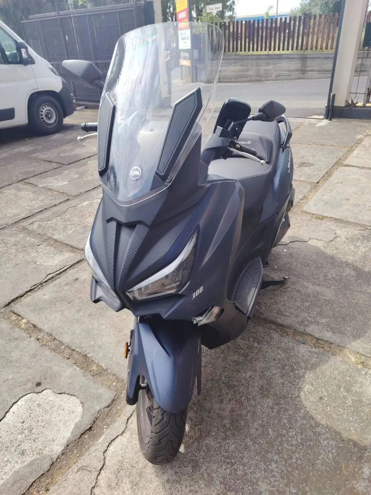 Sym Joymax 300 Z+ (2021 - 24) (2)