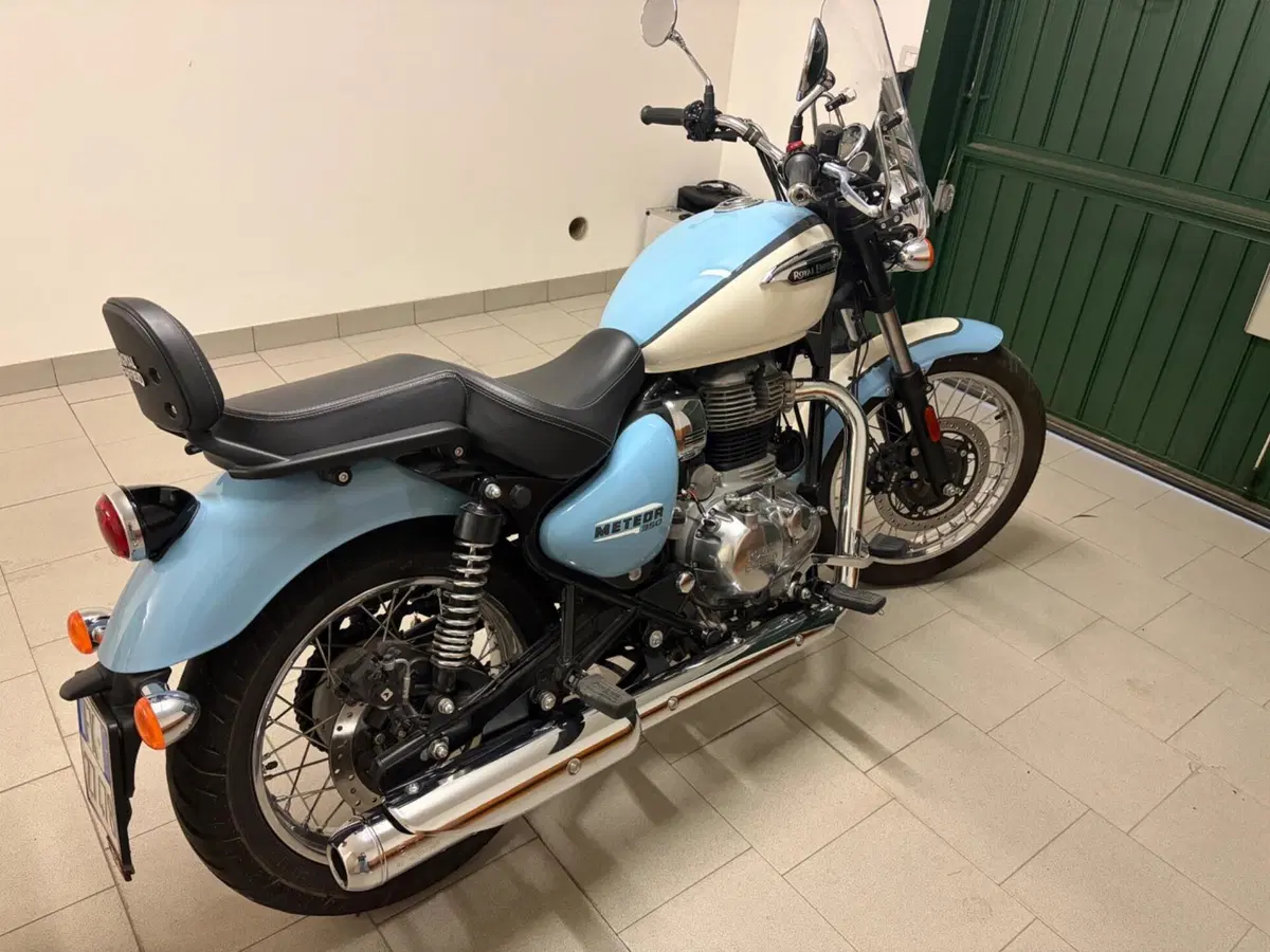 Royal Enfield Meteor 350 Aurora (2024 - 26) (2)