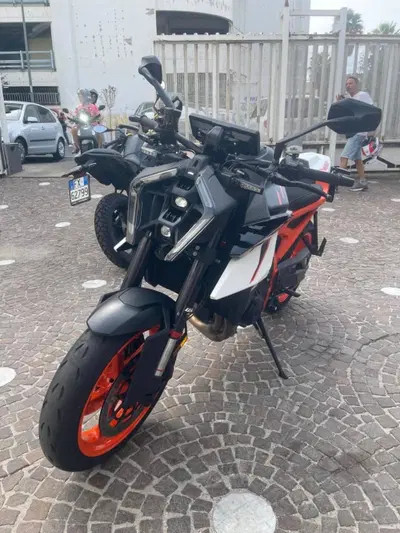 KTM 990 Duke R (2026) usata