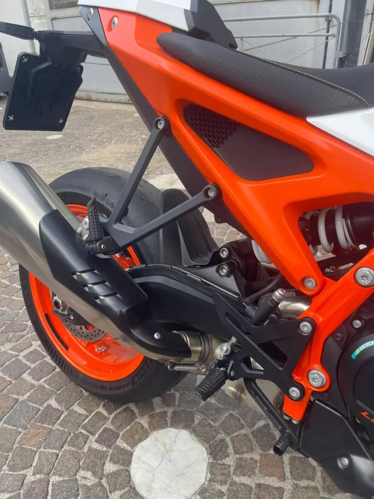 KTM 990 Duke R (2026) (5)