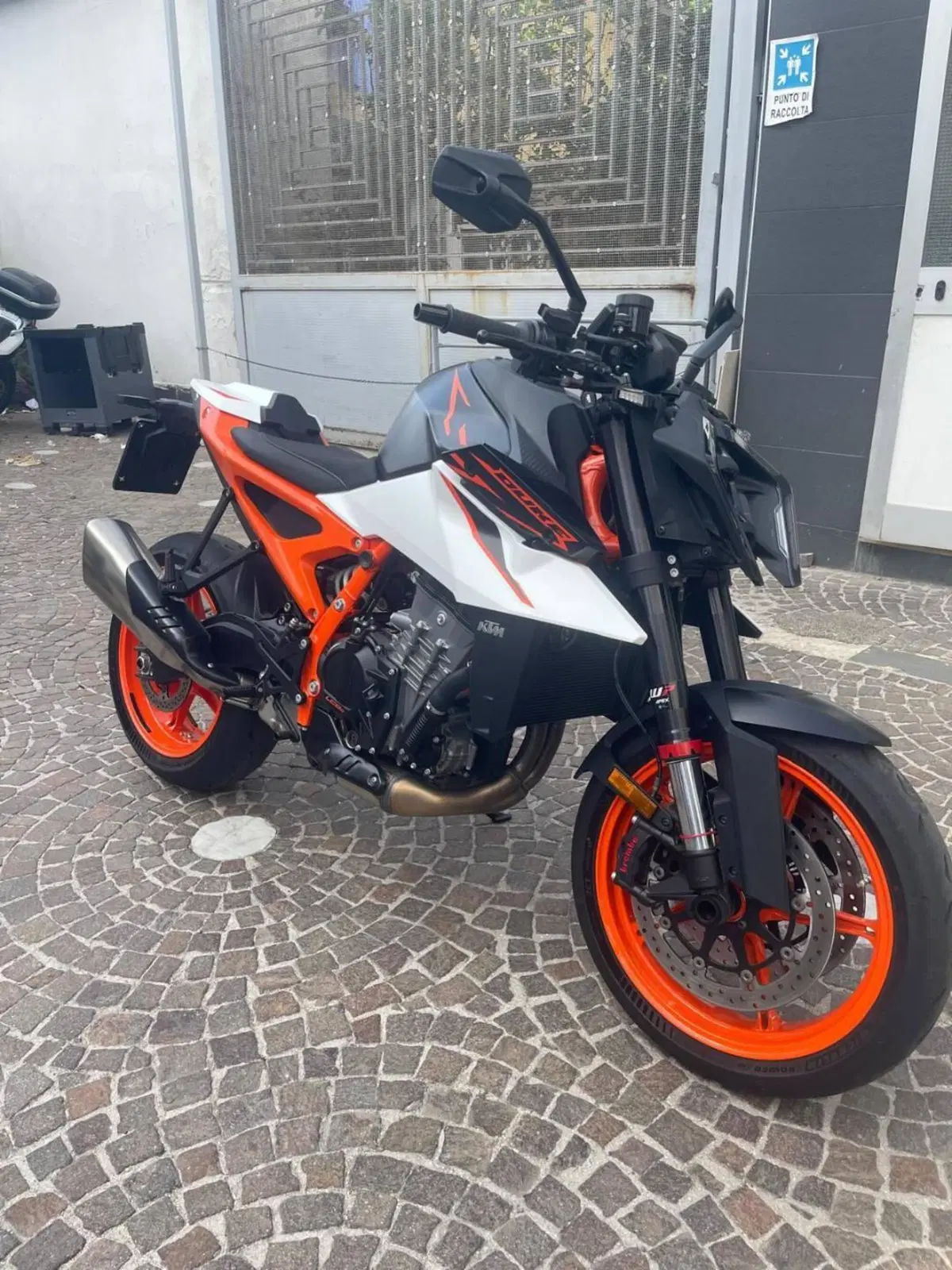 KTM 990 Duke R (2026) (3)