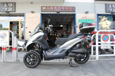 Piaggio MP3 300 ABS Hpe (2021 - 24) usata