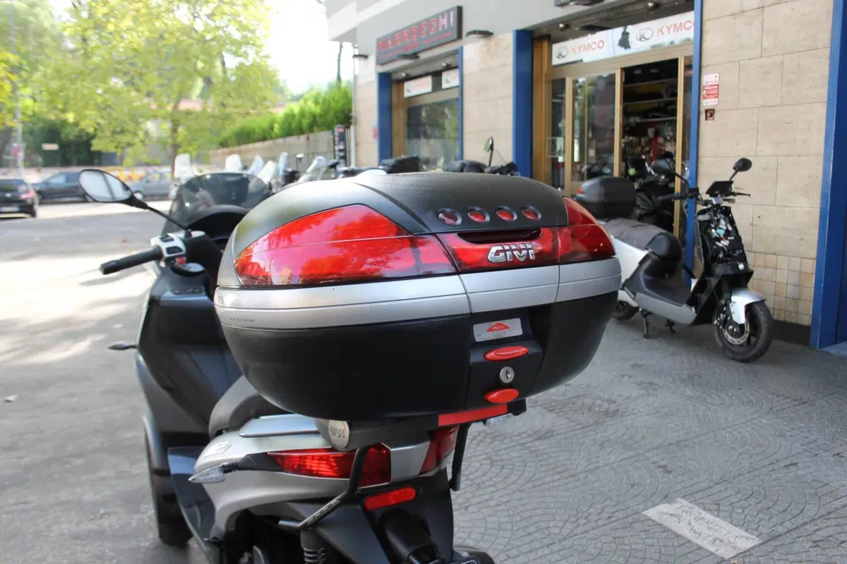Piaggio MP3 300 ABS Hpe (2021 - 24) (5)