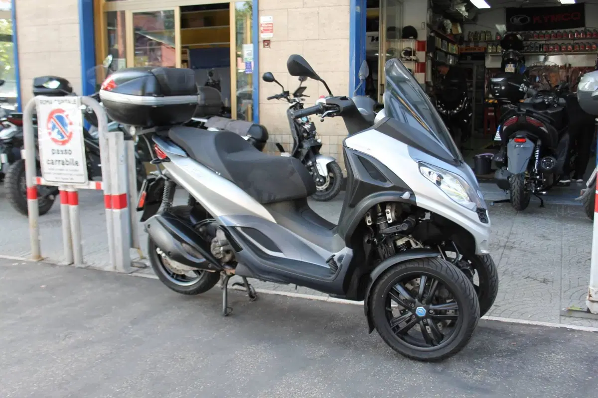 Piaggio MP3 300 ABS Hpe (2021 - 24) (11)