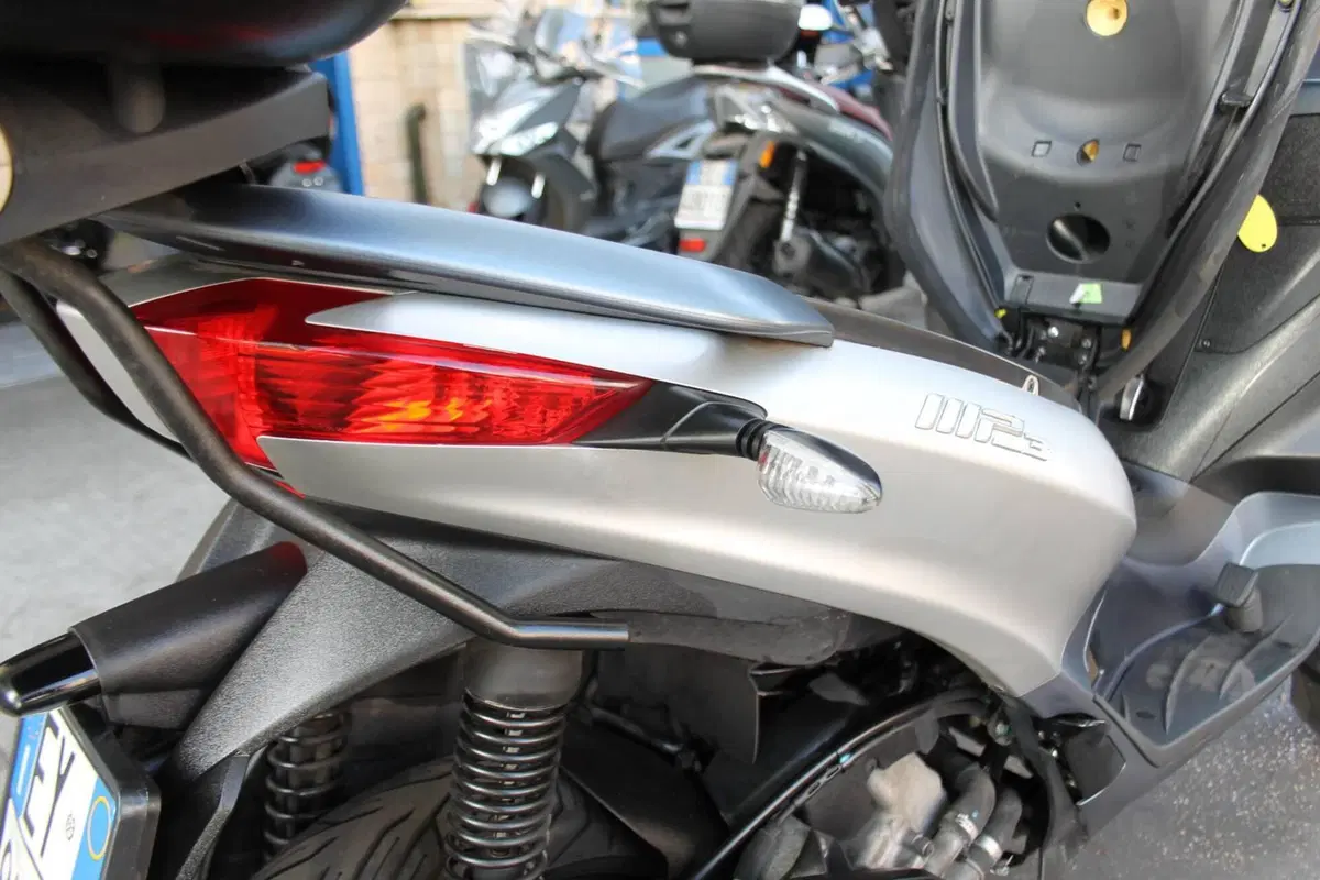 Piaggio MP3 300 ABS Hpe (2021 - 24) (14)