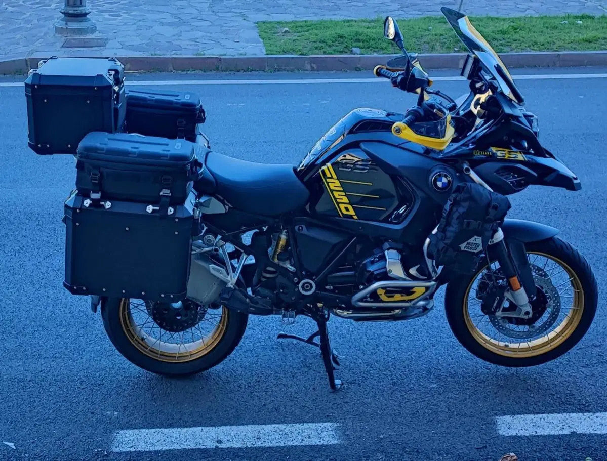 Bmw R 1250 GS Adventure - Edition 40 Years GS (2020 - 21) (4)