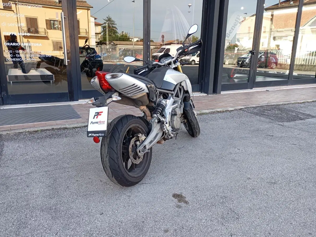 Aprilia Dorsoduro 750 (2009 - 14) (4)