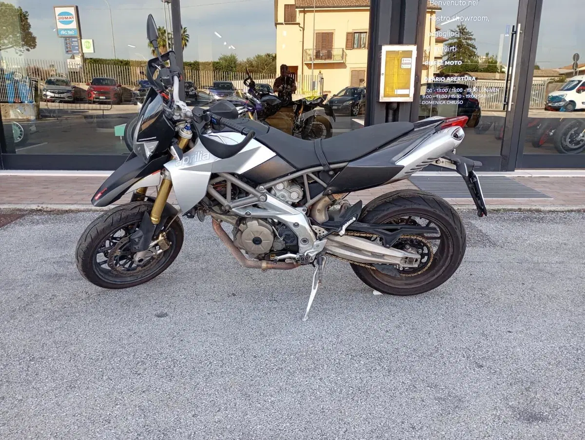 Aprilia Dorsoduro 750 (2009 - 14) (2)