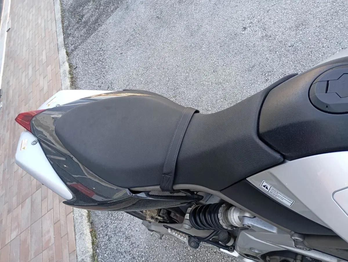 Aprilia Dorsoduro 750 (2009 - 14) (10)