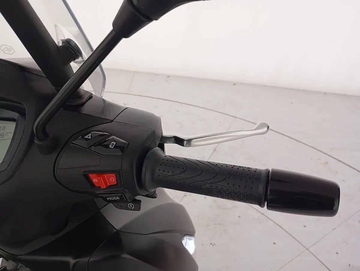 Piaggio Beverly 310 S (2025 - 26) (10)