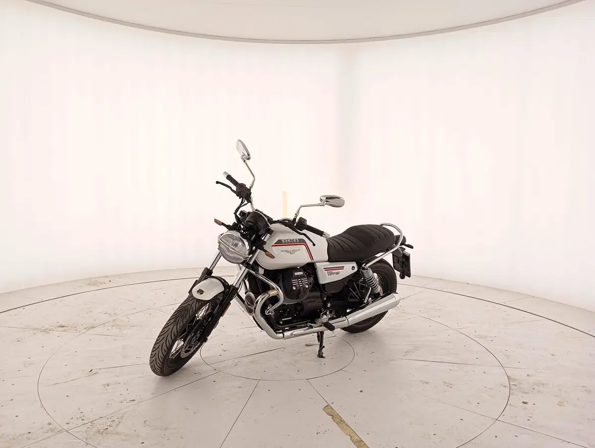 Moto Guzzi V7 Special (2021 - 24)