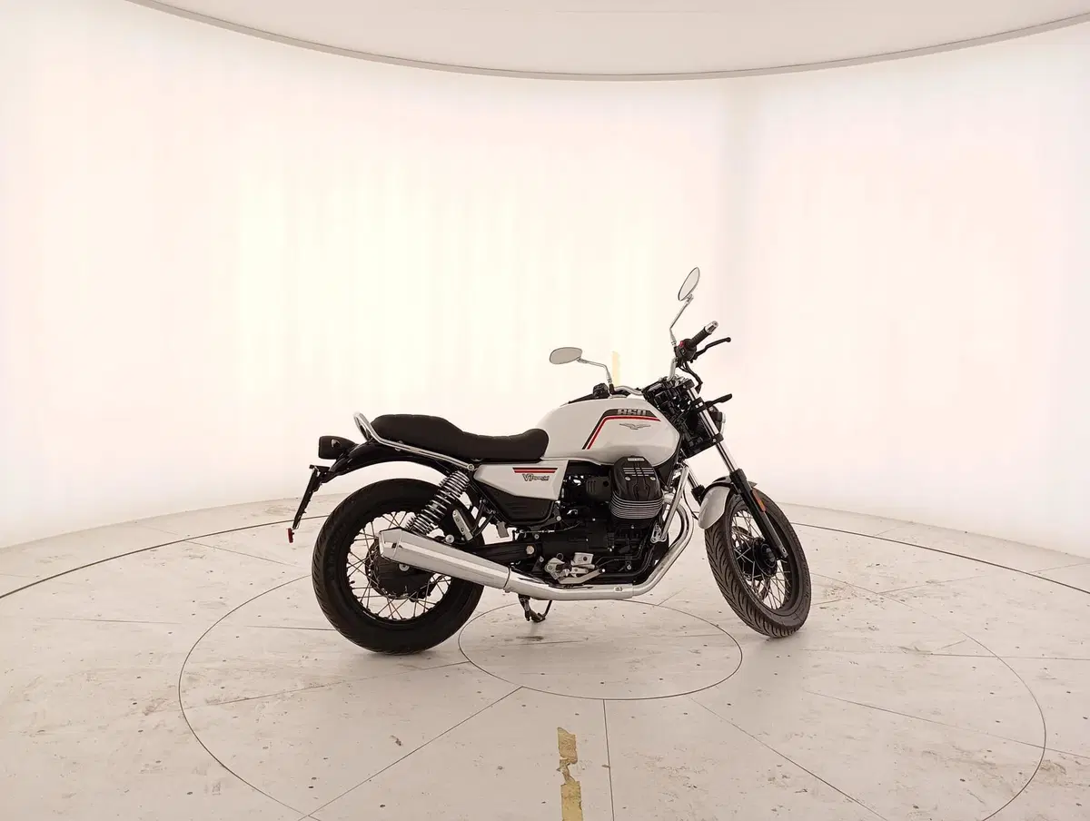 Moto Guzzi V7 Special (2021 - 24) (5)