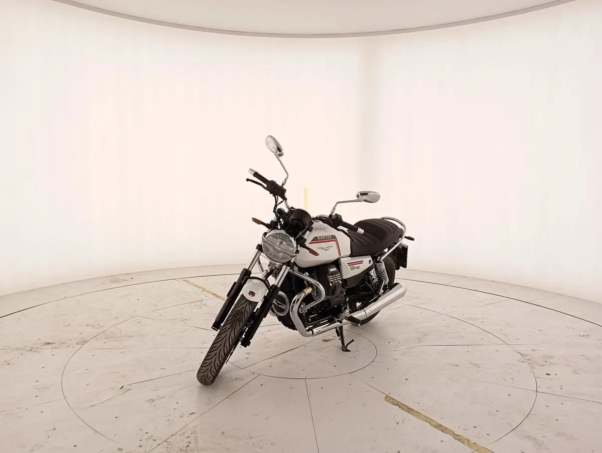 Moto Guzzi V7 Special (2021 - 24) (2)
