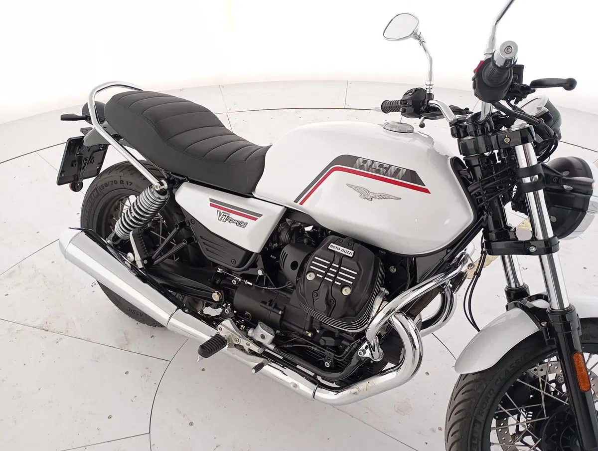 Moto Guzzi V7 Special (2021 - 24) (8)