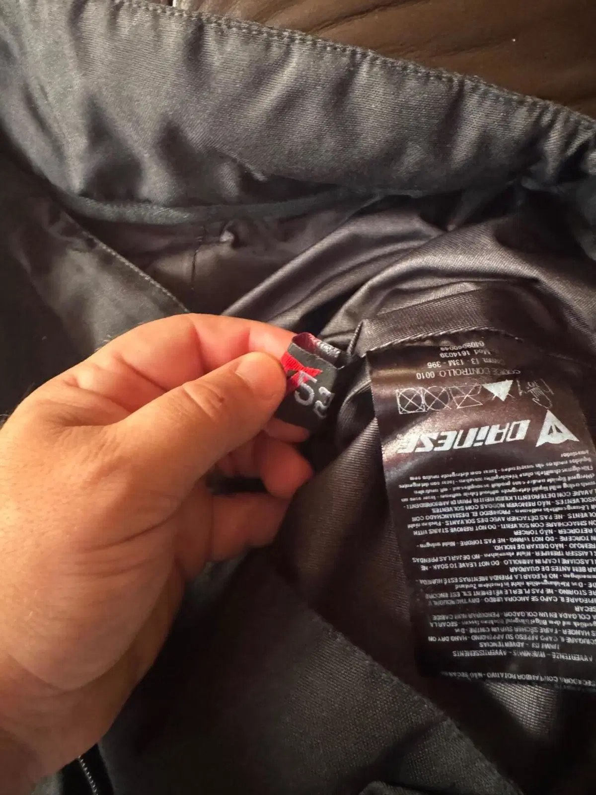 Pantalone invernale Gore-tex taglia 52 Dainese (4)