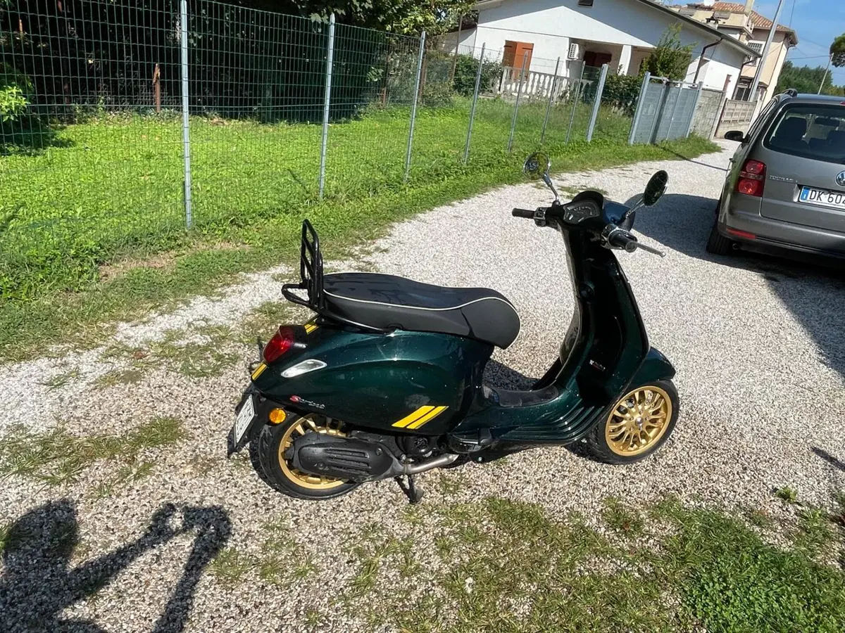 Vespa Sprint 50 Racing Sixties (2021 - 22) (2)