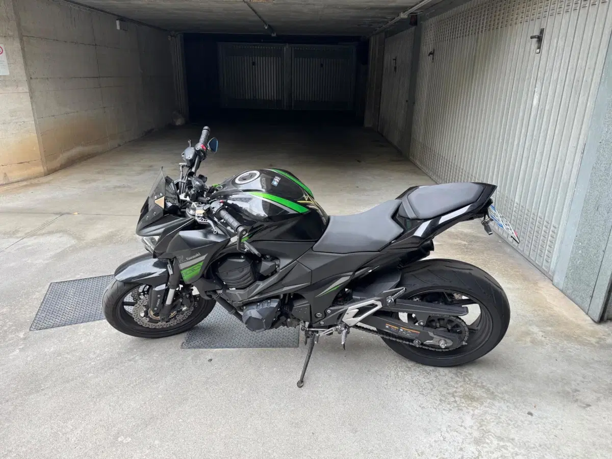 Kawasaki Z 800 ABS (2012 - 16) (2)