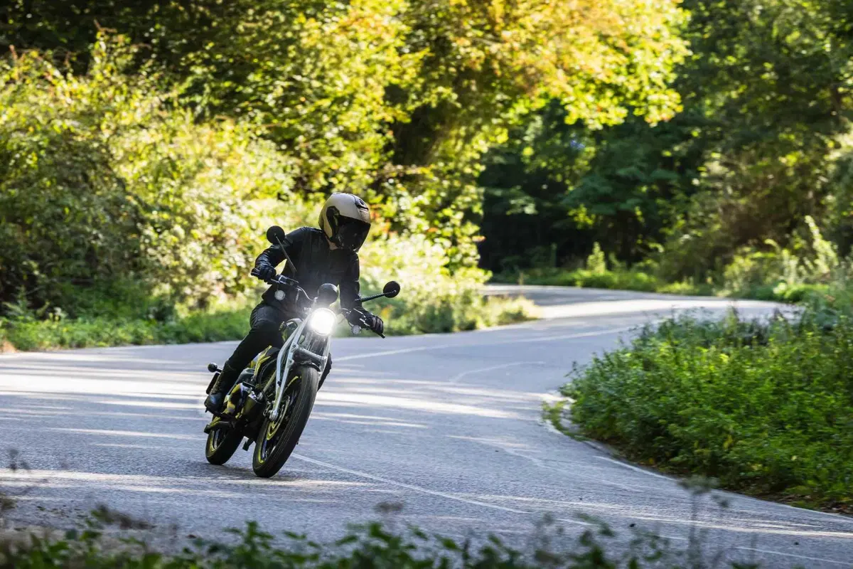 Royal Enfield Flying Flea C6, il ritorno della Pulce Volante! (3)