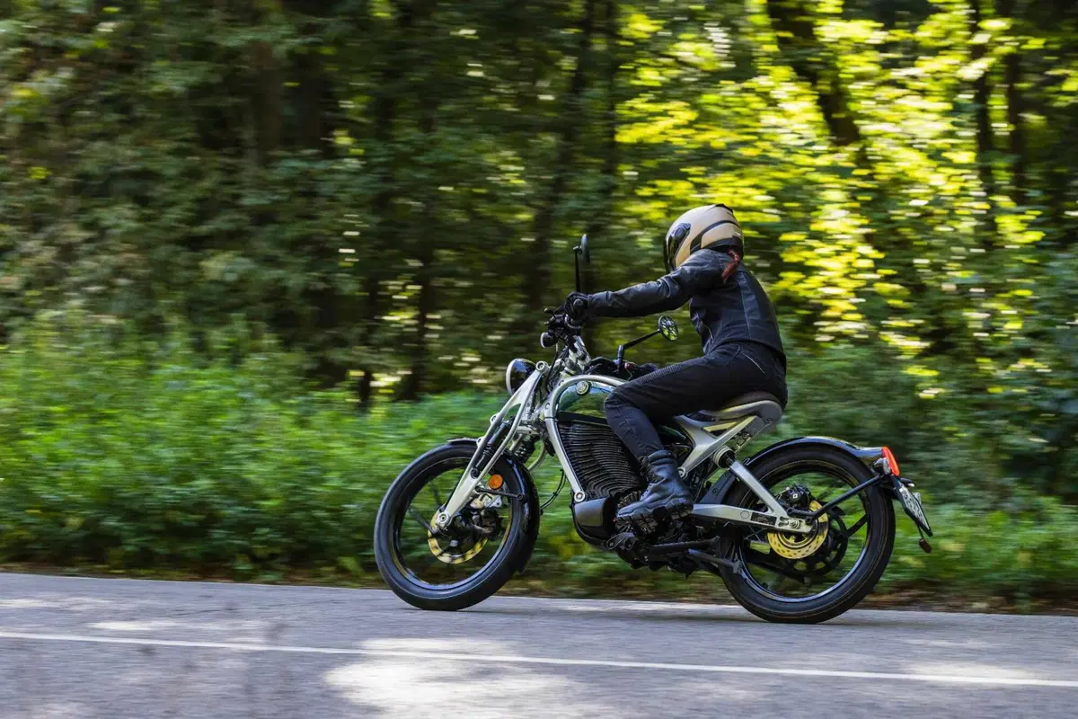 Royal Enfield Flying Flea C6, il ritorno della Pulce Volante! (9)