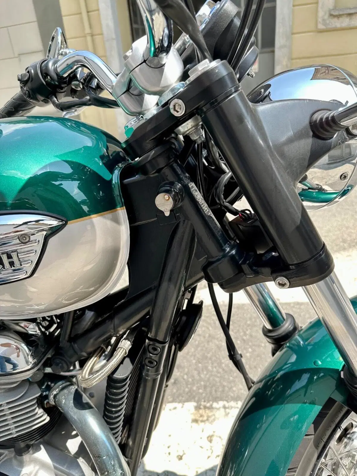 Triumph Bonneville 800 (2000 - 01) (6)