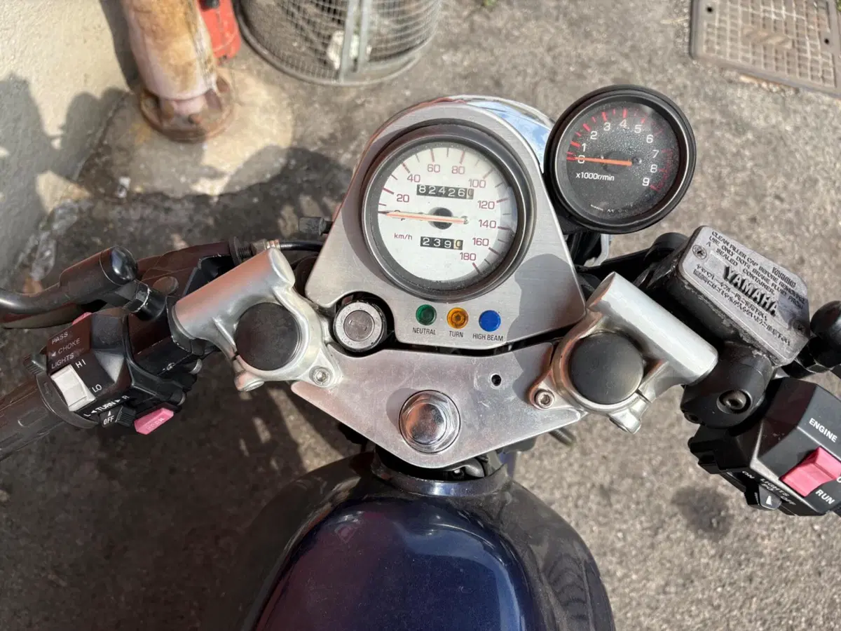 Yamaha SRX600 (3)