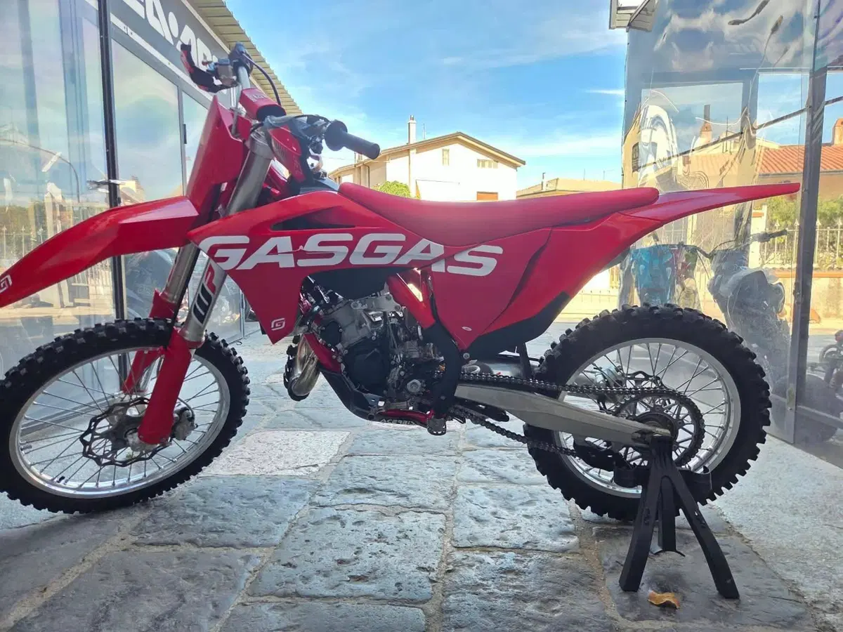 GASGAS MC 125 (2022) (4)