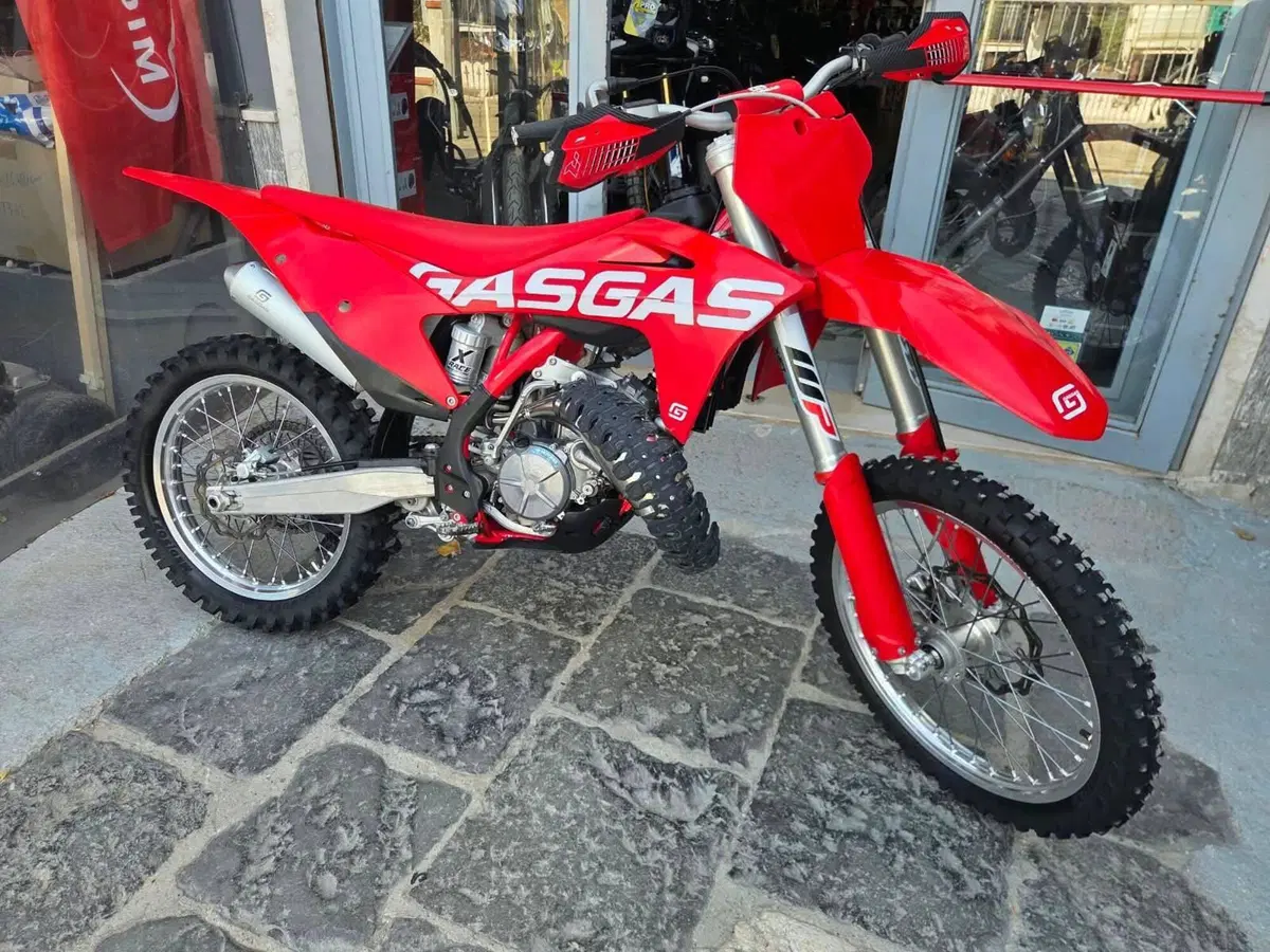 GASGAS MC 125 (2022) (7)