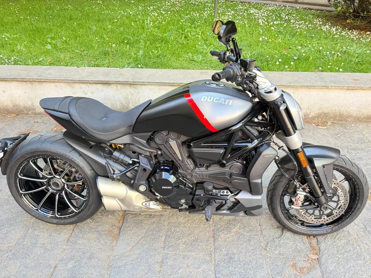 Ducati XDiavel 1262 Black Star (2021) (2)