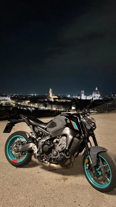 Yamaha MT-09 (2021 - 23) usata