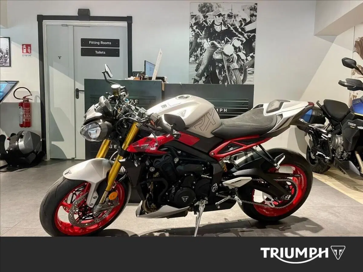 Triumph Street Triple 765 RX (2026) (2)