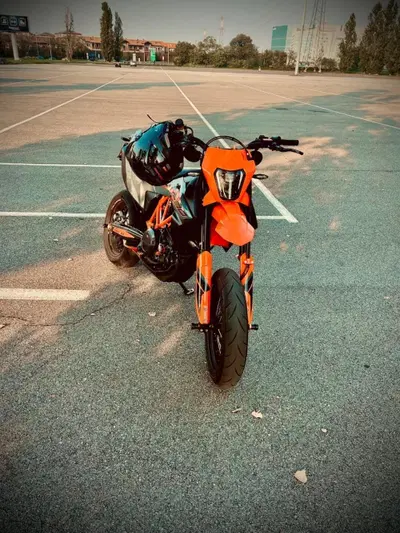 KTM 690 SMC R (2021 - 22) usata