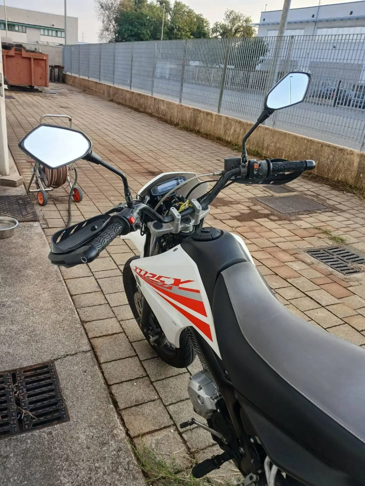 Yamaha XT 125 X (2005 - 11) (3)