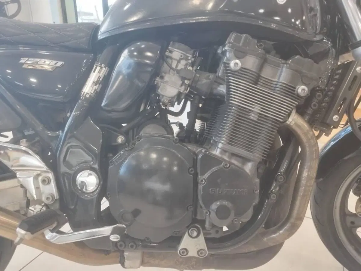 Suzuki GSX 1200 (7)