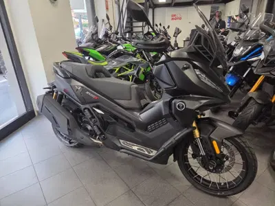 Voge SR450X (2026) nuova