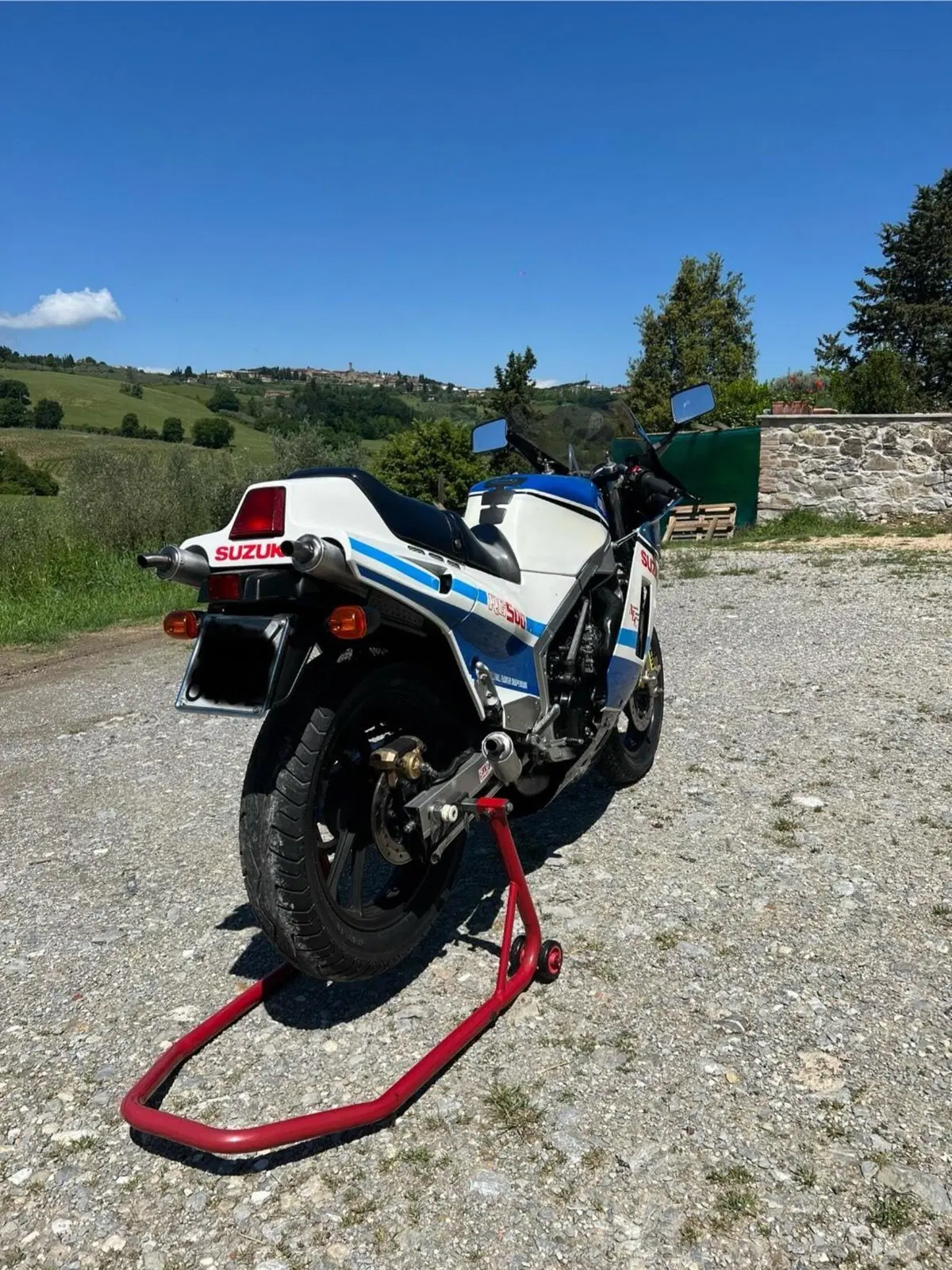 Suzuki Rg 500 gamma (5)