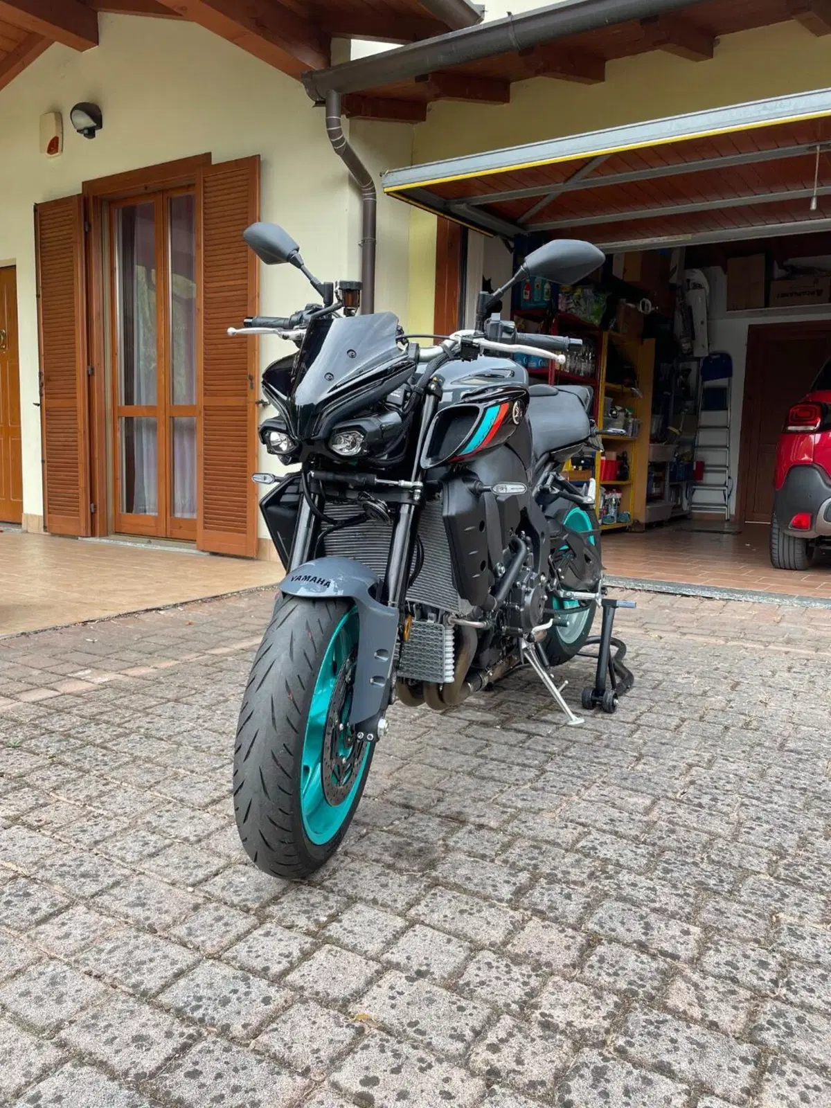 Yamaha MT-10 (2022 - 26) (3)